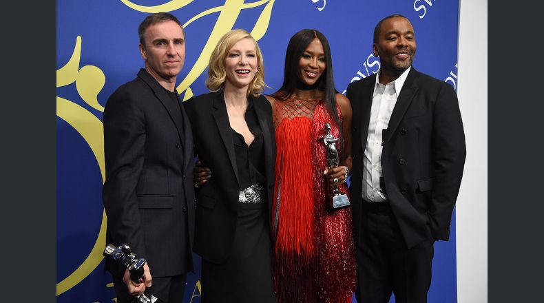 Raf Simons, Cate Blanchett, Naomi Campbell y Lee Daniels en los CFDA Awards 2018.