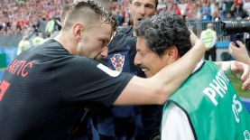 Yuri Cortez junto a Ivan Rakitic, durante el Mundial de Rusia 2018.