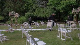 Sillas acomodadas para una boda en Englewood, Nueva Jersey, el 5 de julio de 2020. (September Dawn Bottoms/The New York Times)