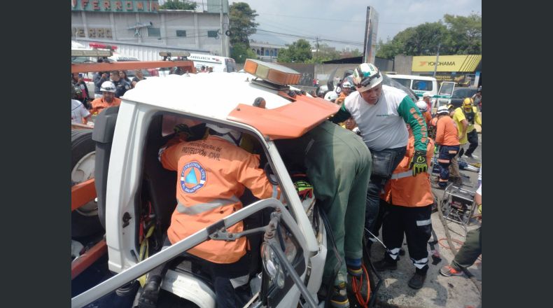 VIDEO | Rastra arrolló treintena de vehículos en Los Próceres: dos fallecidos, múltiples lesionados y dos capturados