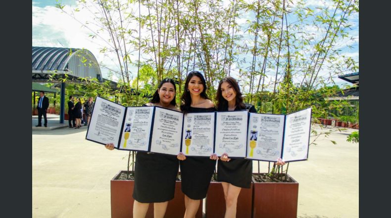 Las graduadas de Arquitectura de Interiores, abren camino en el país, al ser pioneras en este campo profesional.