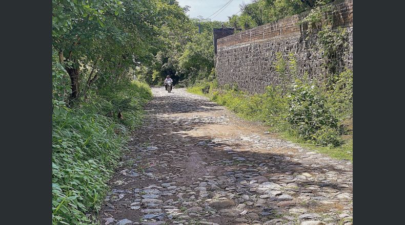 Espera. Los pobladores afirman que la pavimentación de estas vías impulsará el desarrollo local.