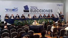 Solo el 34.6 % de los salvadoreños considera tener mucha confianza en el trabajo que realiza el TSE, según encuesta UFG.