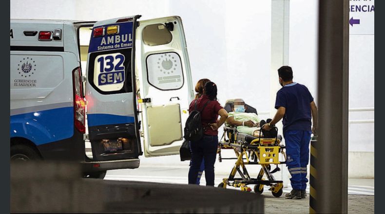 El incremento de casos de covid-19 ocurrido a principios de 2024 también ocasionó ingresos en el hospital El Salvador.