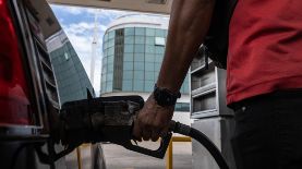 Los precios de referencia para los combustibles en El Salvador presentan una nueva baja.