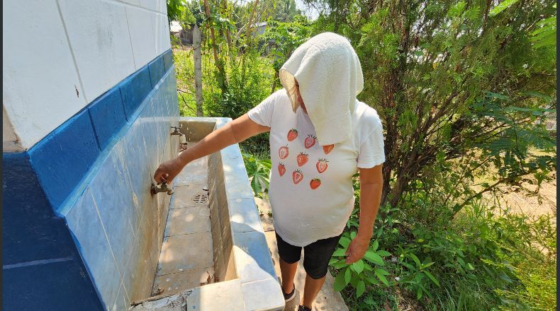 LPG/Alfredo Rodríguez.  Pobladores dijeron que desde el año pasado sufren por el servicio irregular de agua en la zona.