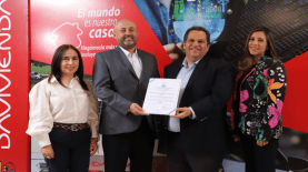 Mireya Moreno, vicepresidenta administrativa Davivienda; Reinaldo Romero, vicepresidente ejecutivo internacional; Gerardo Simán, Presidente Ejecutivo de Davivienda El Salvador y Peggy Girón Directora de Operaciones y Tecnología de Davivienda El Salvador.