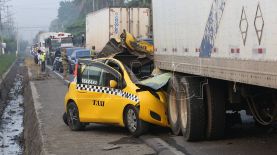 Un taxista falleció al impactar con la parte trasera de una rastra. Foto: LPG / Francisco Alemán