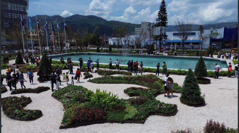 El Jardín Centroamérica fue inaugurado el mes pasado a un costado del Palacio Nacional.