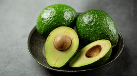 El aguacate tienen numerosos beneficios para la salud y se ha consolidado como un superalimento.