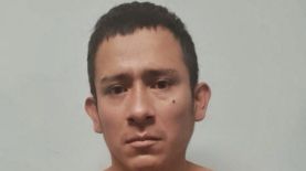 Roni Alirio Aguilar Rivas fue deportado por presuntamente ser un homeboy de la pandilla MS13 en El Salvador. Foto: PNC