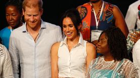 Los duques de Sussex, el príncipe Harry y Meghan, participan junto a la vicepresidenta de Colombia, Francia Márquez (d), en el Foro Mujeres Afro y Poder, este domingo en Cali (Colombia). Foto: EFE/ Ernesto Guzmán