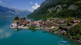 Municiones han sido vertidas bajo el lago de Brienz, en los Alpes suizos.