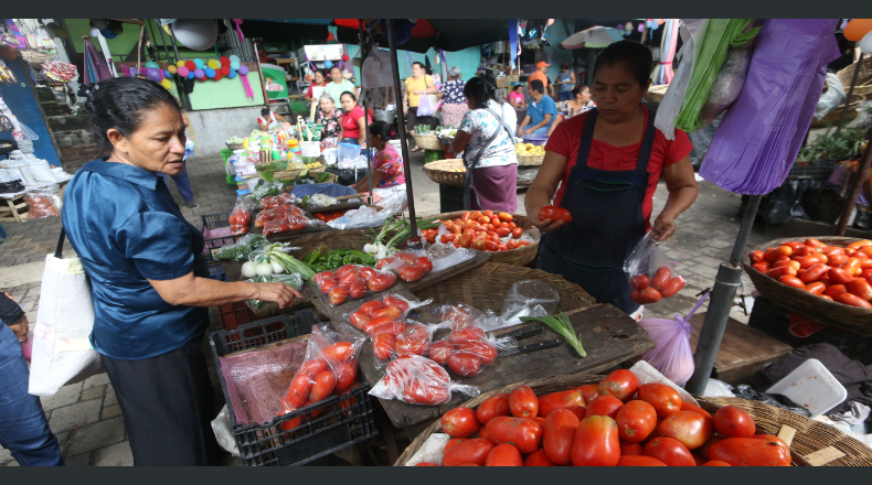 El precio de alimentos sube por cuarto mes consecutivo en El Salvador