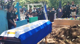 El cuerpo del subsargento de la Fuerza Armada, Gerson Ricardo Batres, fue sepultado en horas de la mañana de este jueves 12 de septiembre