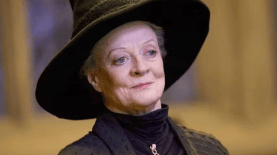 La actriz Maggie Smith, conocida por su papel como Minerva McGonagall en 