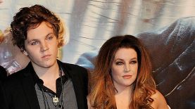 El libro de memorias de Lisa Marie Presley fue publicado hoy. En él relata lo duro que fue sobrellevar la muerte de su hijo.