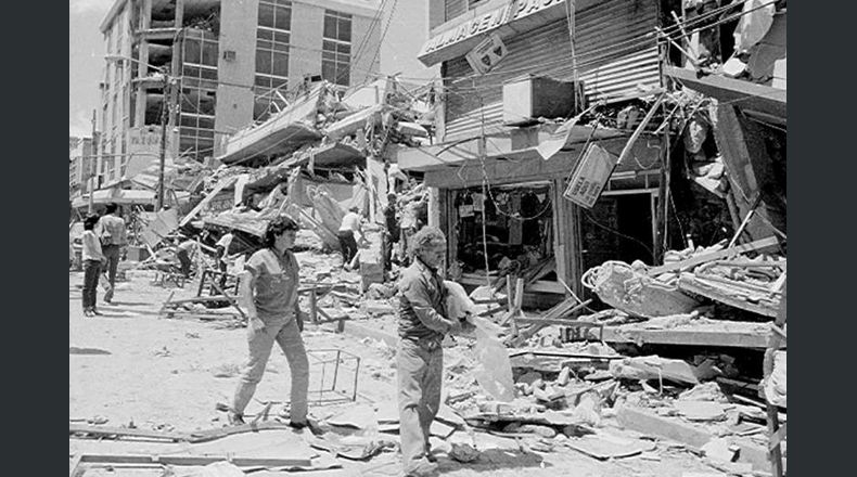 El devastador terremoto del 10 de octubre de 1986 mató a unas 1,500 personas, hirió a otras 10 mil y dejó sin hogar a más de cien mil. Foto de LA PRENSA/Archivo