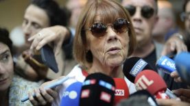 Giséle Pelicot habla con los medios. Foto: AP.