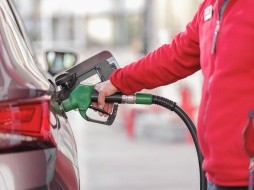 Nuevos precios de referencia de los combustibles en El Salvador. Foto: referencia