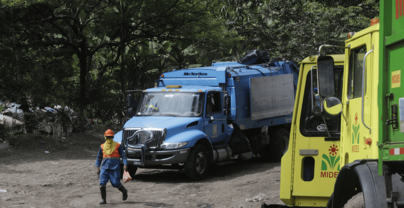 La recolección y disposición de desechos sólidos es uno de los servicios municipales que serán homologados en todos los distritos de San Salvador Centro. 