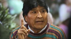 Morales está atrincherado desde hace 17 días en la región del Chapare, en la región de Cochabamba, su bastión político y sindical, al tiempo que sus seguidores empezaron a bloquear las principales carreteras en el centro del país, en defensa del exmandatario ante una posible orden de captura por un caso de trata de personas y estupro. EFE/ Luis Gandarillas ARCHIVO