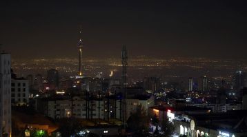 Vista general de la ciudad de Teherán, Irán, a primera hora del 26 de octubre de 2024. Foto: EFE/Abedin Taherkenareh