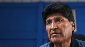 Fotografía fechada el 6 de noviembre de 2024 del expresidente Evo Morales (2006-2019), hablando en medio de su huelga de hambre en Lauca Ñ (Bolivia). Foto: EFE/Luis Gandarillas