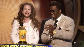 Sean Combs invitó a una de sus fiestas a la pequeña actriz de 12 años, Daveigh Chase.