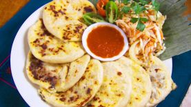 Las Pupusas son el principal platillo típico de El Salvador.