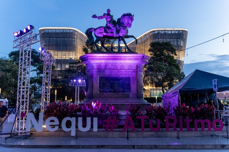 Todos las personas que tienen descargada la App Nequi en sus celulares tuvieron la oportunidad de asistir al Festival #ATuRitmo realizado en la plaza Gerardo Barrios. LPG/Cortesía 