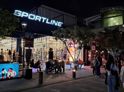 Nueva fachada de Sportline en La Gran Vía. La renovada tienda Sportline en La Gran Vía destaca por su diseño moderno y accesible, invitando a los entusiastas del deporte a explorar sus amplias instalaciones. LPG/ Hugo Navas.