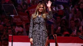 Melania Trump, la esposa del presidente electo Donald Trump, no tomó el té el miércoles, como marca la tradición, con la primera dama Jill Biden durante el primer encuentro entre el presidente saliente y el entrante. Cuál será su papel en la nuevo Gobierno es una de las incógnitas que se abre tras la victoria del republicano. Foto:  EFE/EPA/SARAH YENESEL /ARCHIVO