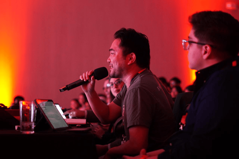 Jurado. Mitsuru Nakayama, Founder de B Venture Capital, retroalimenta a los participantes sobre sus proyectos presentados en el DIA TEC, que forma parte de la gala final del Espaciotec 2024.