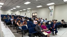 Estudiantes, docentes y especialistas asistieron a La Conferencia Internacional de Educación para la Paz realizado en la Facultad de Economía de la Universidad de El Salvador. Foto: Otoniel Aquino