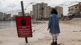 Varosha, la ciudad fantasma que estuvo abandonada desde la división de Chipre hace 50 años