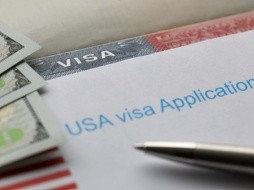 EUA aumentó la cantidad de visas de trabajo temporal que emitirá en 2025.