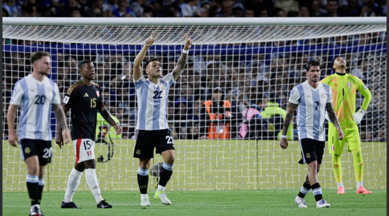 Argentina derrota a Perú y se acerca a la clasificación al Mundial