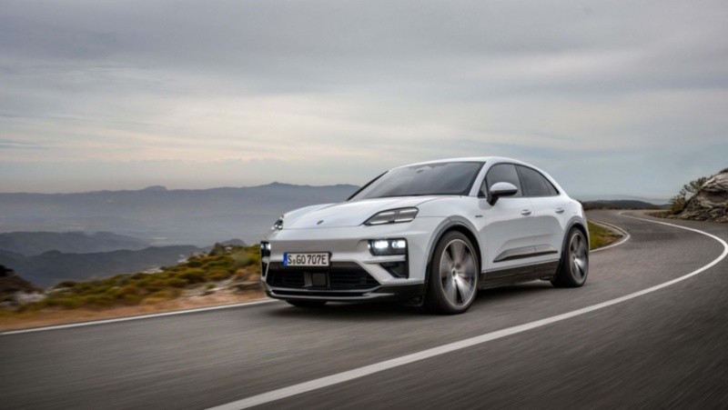  Potencia en movimiento. El Macan 4 y el Macan Turbo, dos versiones del SUV 100% eléctrico de Porsche, ofrecen un equilibrio perfecto entre velocidad y eficiencia en cualquier carretera. LPG/Cortesía.