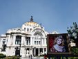 Una fotografía de la actriz mexicana Silvia Pinal, en la explanada del Palacio de Bellas Artes, durante un homenaje este sábado en Ciudad de México