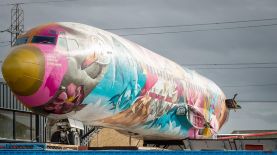 . Se trata de un modelo de avión Boeing 727 Airliner de 1968 que comenzó volando para Japan Airlines como una nave comercial y pasó a destinarse para uso privado en 1981. Se dice que, a lo largo de su historia, realizó viajes con fines militares y pasó por las manos de la realeza saudí o un magnate danés, además del capo de la droga de Medellín. Foto: EFE