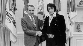 La foto de Richard Nixon dándole la mano a Elvis Presley en la Oficina Oval de la Casa Blanca, es el documento más solicitado de los Archivos Nacionales de EE.UU.