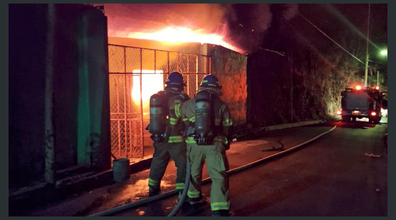 Foto LPG/Cortesía. Investigan. Al cierre de esta nota no habían determinado la causa del incendio.