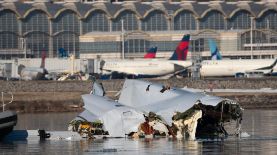 Número de controladores en el momento de la colisión aérea 'no era normal', según informe Foto: EFE