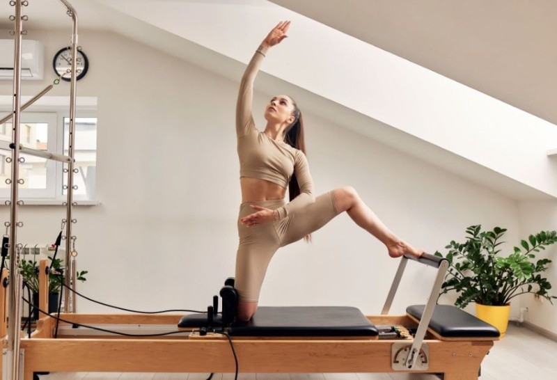  El pilates se puede practicar en suelo o con máquinas. Foto: Shutterstock