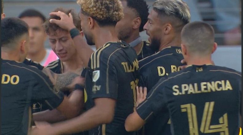 Nathan Ordaz asiste en la primera victoria del LAFC en la MLS