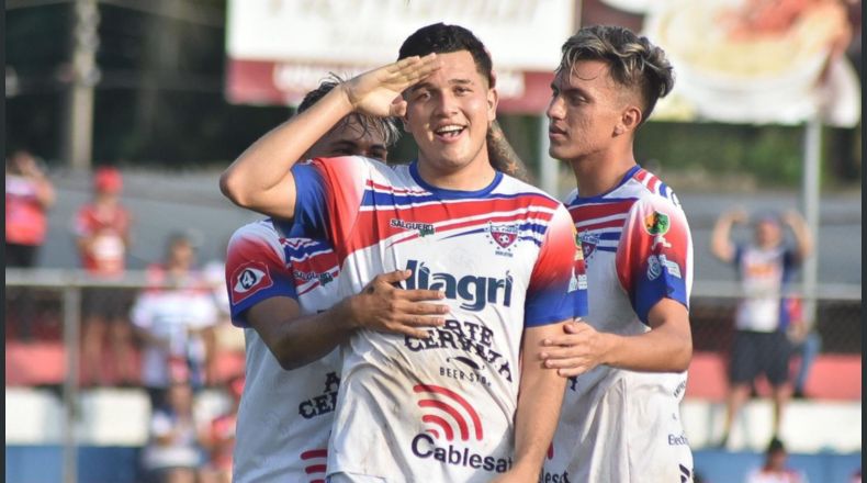 Firpo golea al Once con Hat-Trick de Styven Vásquez