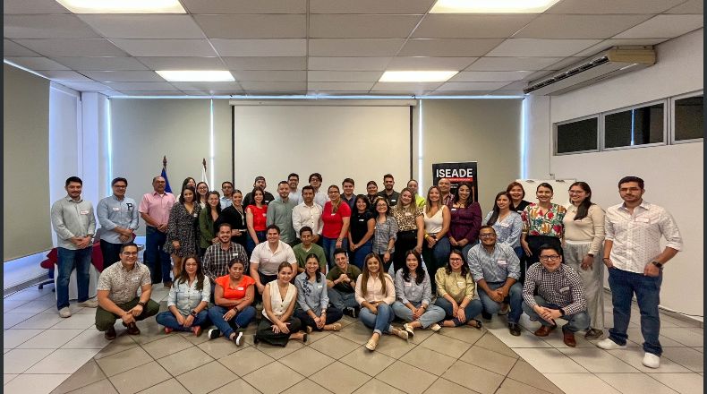 Promoción 60. Los 59 nuevos estudiantes de la MBA de ISEADE-FEPADE participaron en el evento de bienvenida, donde conocieron a sus compañeros y recibieron información sobre el programa. LPG/Andrea Escobar