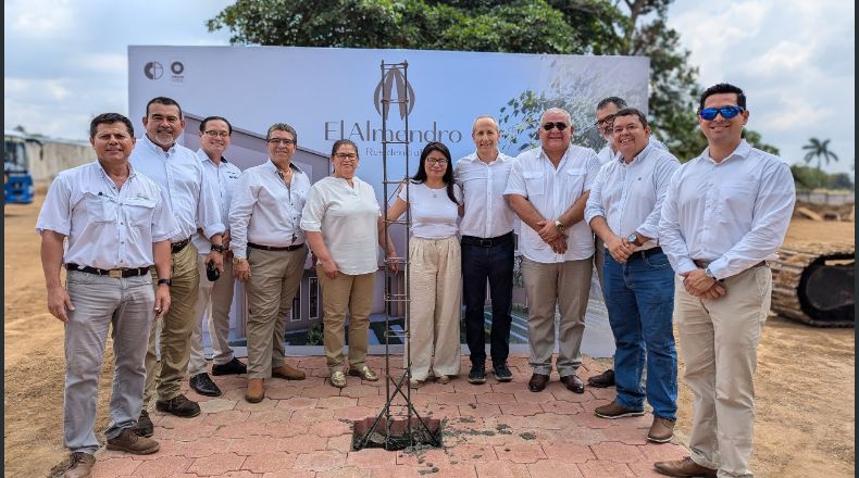 Colocan primera piedra. El evento contó con la participación de ejecutivos de Orión, representantes de Anda e instituciones como la Alcaldía de Sonsonate y la OIA, además de la presencia de personal de toda la banca privada interesado en conocer más sobre este proyecto innovador. LPG/Cortesía.