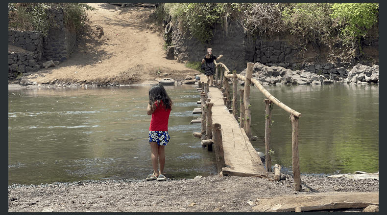 Fotos LPG/Maynor Lovo. No tener puente también perjudica la economía del sector, ya que la mayoría de habitantes se dedican a la agricultura.